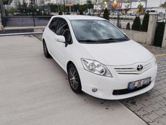 Sahibinden Toyota Auris 1.4 D-4D Comfort Extra 2011 Model  307.000 km Beyaz