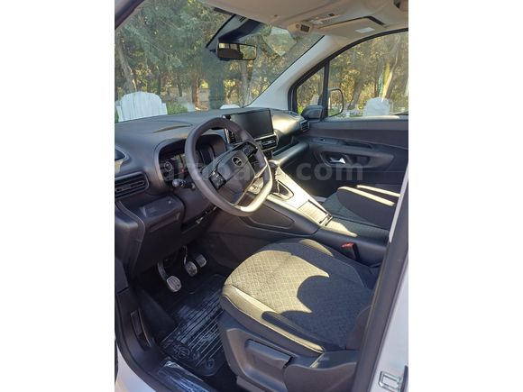 Sahibinden Opel Combo 1.5 CDTI Essential 2025 Model