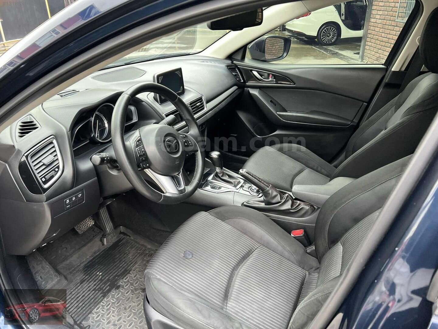 Galeriden Mazda 3 1.5 SkyActive-G Power Sense 2014 Model İstanbul 185.000 km Lacivert 5