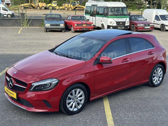 MERCEDES A 180 7G-DCT