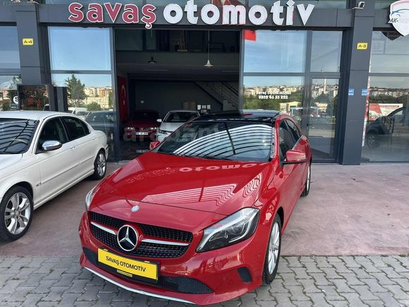 MERCEDES A 180 7G-DCT