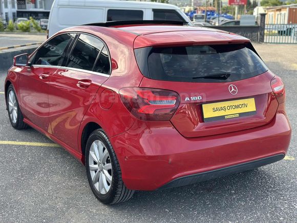 MERCEDES A 180 7G-DCT