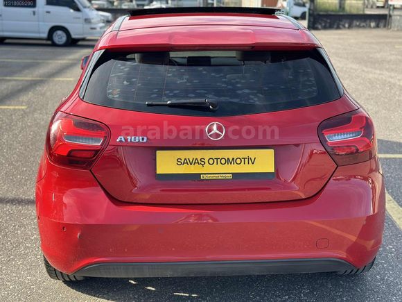 MERCEDES A 180 7G-DCT