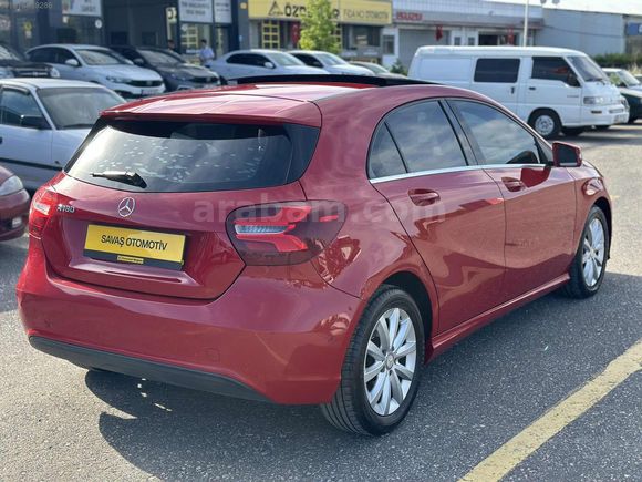 MERCEDES A 180 7G-DCT