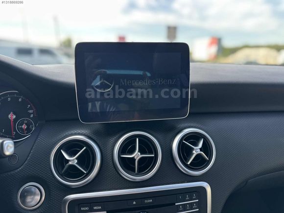 MERCEDES A 180 7G-DCT