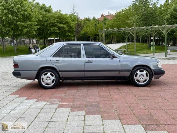 ÖZGÜL'den 208 BİN KM DE OTOMATİK SUNRUFLU 260 E K.K 12 TAKSİT