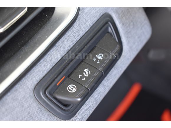 İLKAY'DAN %20 FATURALI CLİO 1.0 TCE 90 BG EVOLUTİON 66,000 KM'DE