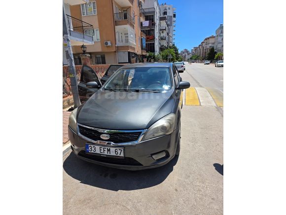 Sahibinden Kia Ceed 1.6 CRDi Motion 2011 Model  255.000 km Füme