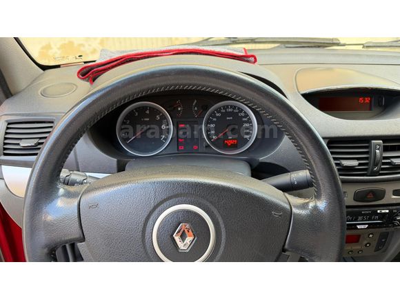 Sahibinden Renault Symbol 1.4 Expression Plus 2011 Model  143.000 km Kırmızı