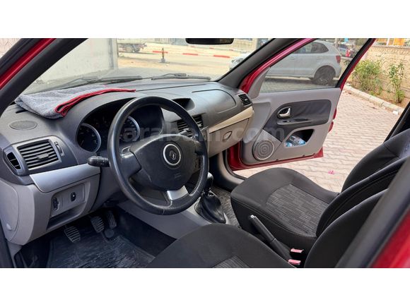 Sahibinden Renault Symbol 1.4 Expression Plus 2011 Model  143.000 km Kırmızı