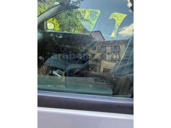 ÖZDOĞANDAN DEĞİŞENSİZ MEGANE2 DYNAMİQUE EMSALSİZ