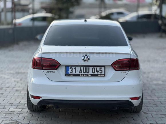AK AUTO'dan 2014 JETTA BEYAZ ÇİÇEKK