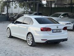AK AUTO'dan 2014 JETTA BEYAZ ÇİÇEKK