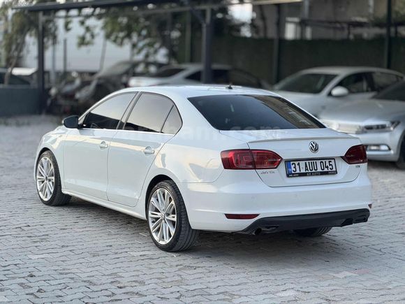 AK AUTO'dan 2014 JETTA BEYAZ ÇİÇEKK