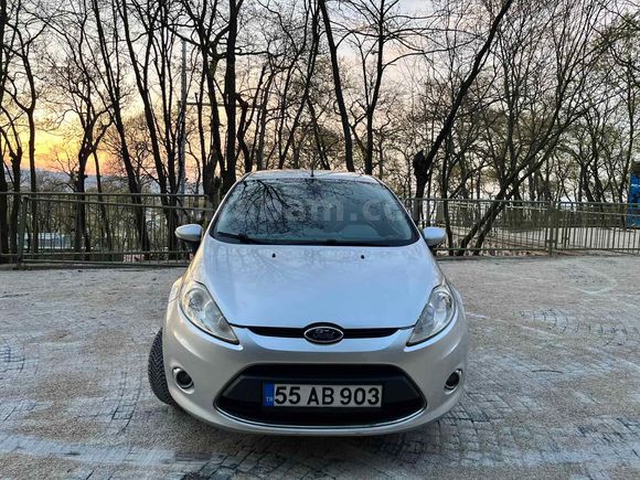 Sahibinden Ford Fiesta 1.4 Titanium 2011 Model 