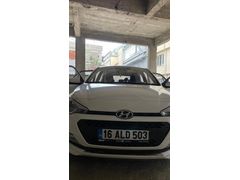 Sahibinden Hyundai i20 1.2 MPI Jump 2016 Model  92000 km Beyaz