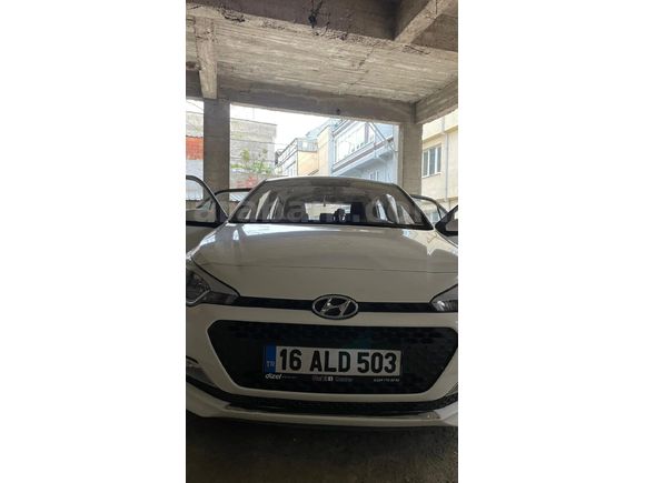 Sahibinden Hyundai i20 1.2 MPI Jump 2016 Model  92000 km Beyaz