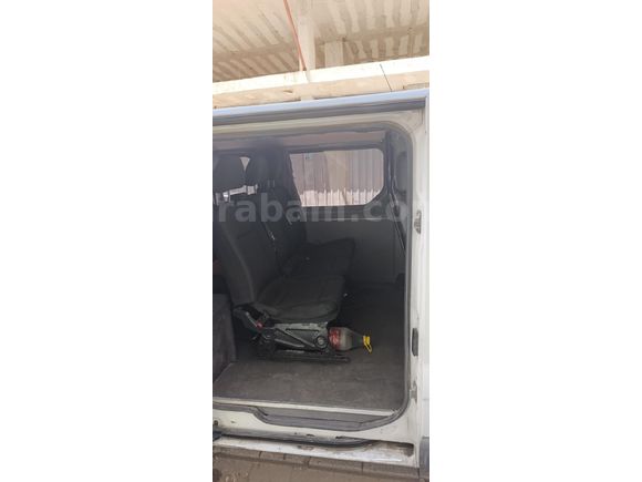 Sahibinden Renault Trafic Multix 2.0 dCi 2012 Model  296.600 km Beyaz