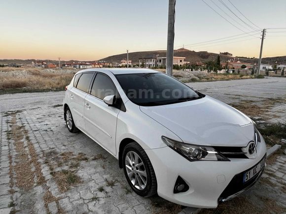 Sahibinden Toyota Auris 1.6 Advance 2013 Model 