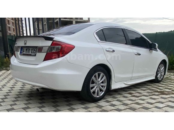 Sahibinden Honda Civic 1.6 Elegance 2013 Model  245.000 km Beyaz