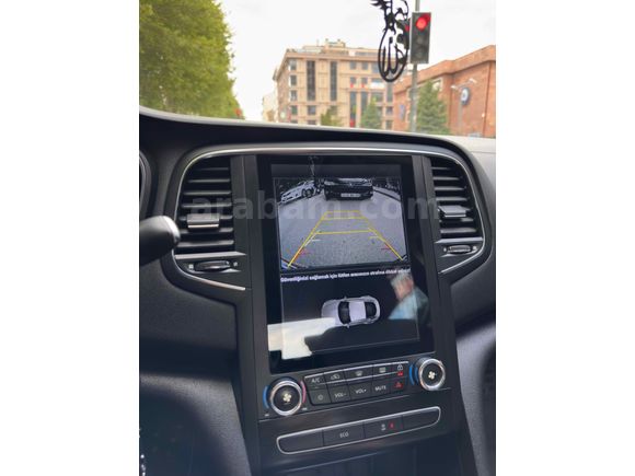 2018 HATASIZ BOYASIZ 
MEGANE DİZEL OTOMATİK 