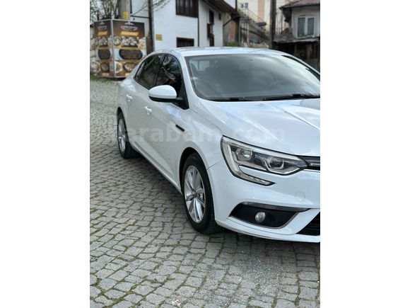 2018 HATASIZ BOYASIZ 
MEGANE DİZEL OTOMATİK 