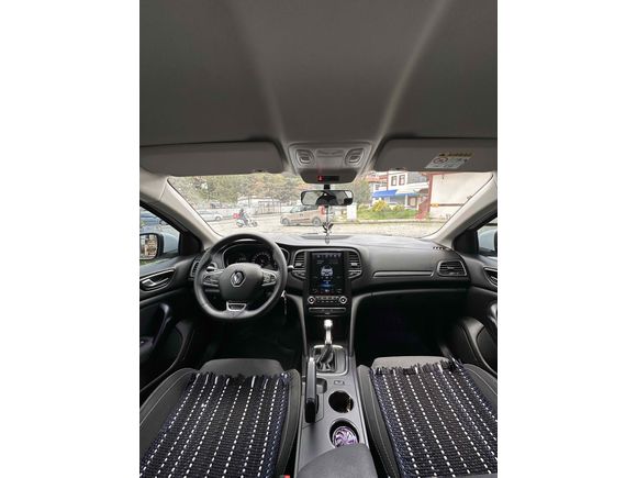 2018 HATASIZ BOYASIZ 
MEGANE DİZEL OTOMATİK 