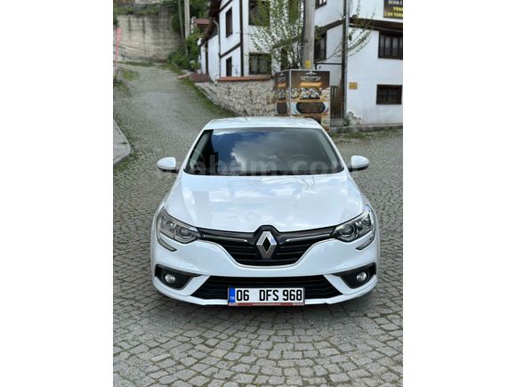 2018 HATASIZ BOYASIZ 
MEGANE DİZEL OTOMATİK 