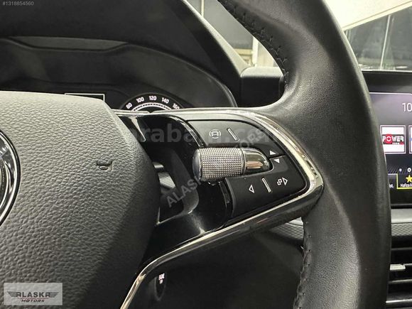 2022 SCALA 1.0 TSI ELİTE 107.000 KM DE SERVİS BAKIMLI.