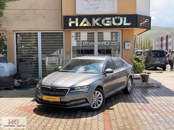 HAKGÜL'DEN 2023 SUPER B 1.5 TSİ PREMİUM