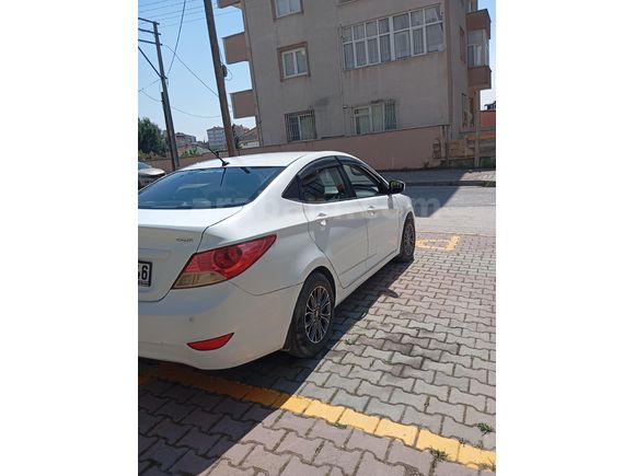 Sahibinden Hyundai Accent Blue 1.6 CRDI Mode Plus 2015 Model