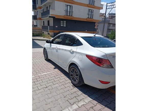 Sahibinden Hyundai Accent Blue 1.6 CRDI Mode Plus 2015 Model