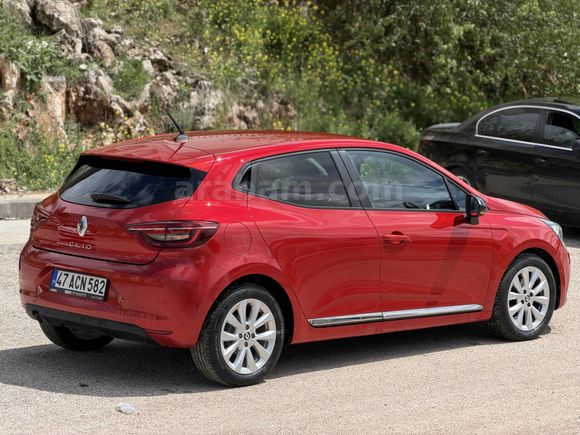 Sahibinden Renault Clio 1.0 TCe Touch 2023 Model 