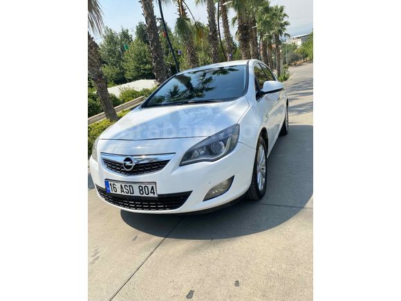  Opel Astra 1.6 Cosmo 2011 Model 199000 km Beyaz