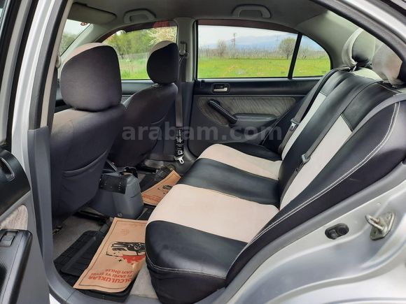 Sahibinden Honda Civic 1.6i VTEC ES 2001 Model