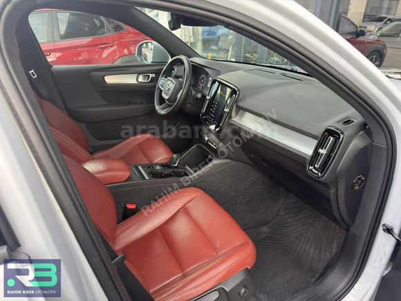 VOLVO XC40 4X4 MOMENTUM