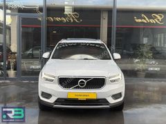 VOLVO XC40 4X4 MOMENTUM