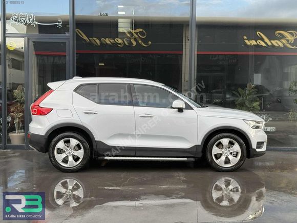 VOLVO XC40 4X4 MOMENTUM