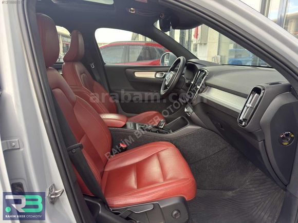 VOLVO XC40 4X4 MOMENTUM