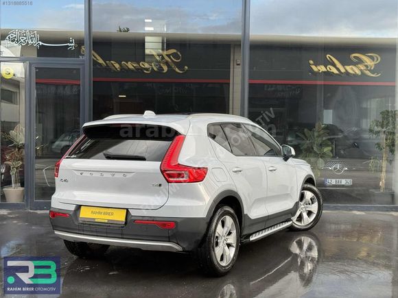VOLVO XC40 4X4 MOMENTUM
