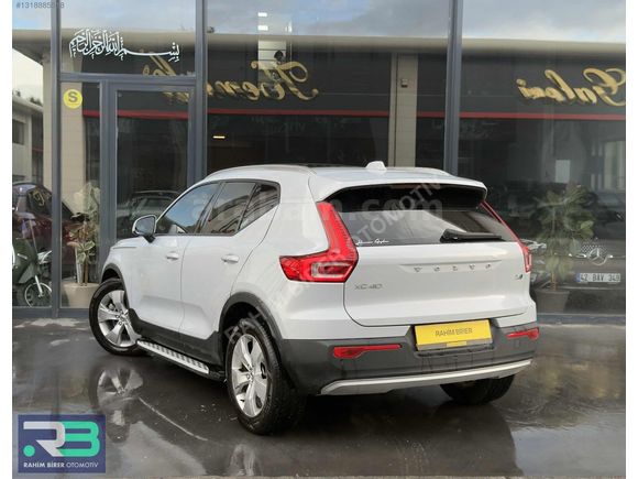 VOLVO XC40 4X4 MOMENTUM