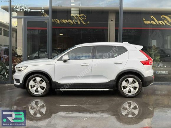 VOLVO XC40 4X4 MOMENTUM