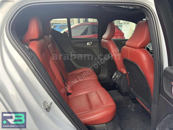 VOLVO XC40 4X4 MOMENTUM