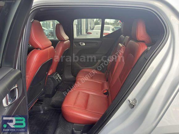 VOLVO XC40 4X4 MOMENTUM