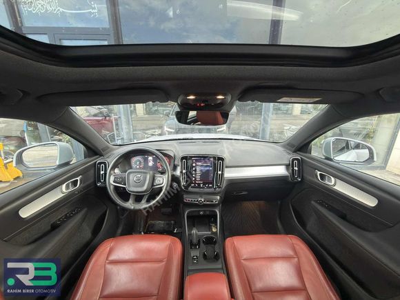 VOLVO XC40 4X4 MOMENTUM