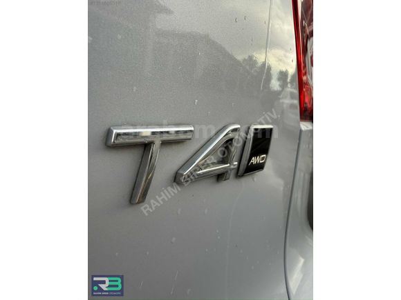 VOLVO XC40 4X4 MOMENTUM