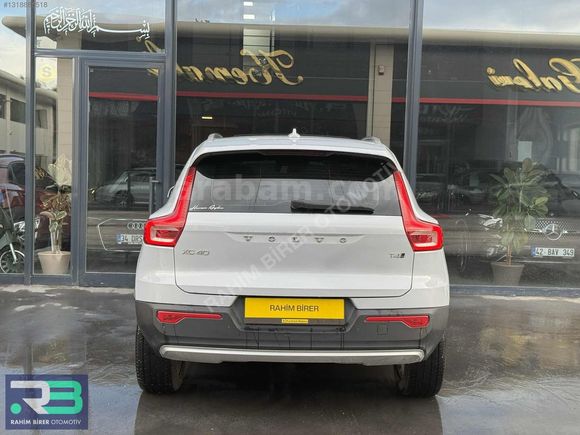 VOLVO XC40 4X4 MOMENTUM
