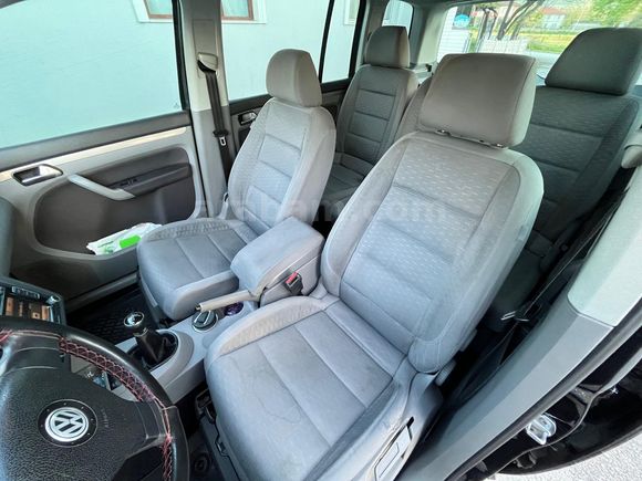 Volkswagen Touran 1.6 Function 2009 Model