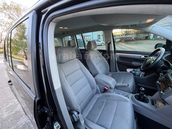Volkswagen Touran 1.6 Function 2009 Model