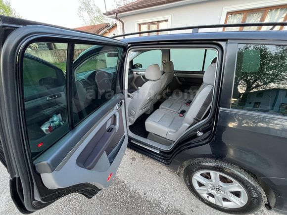 Volkswagen Touran 1.6 Function 2009 Model